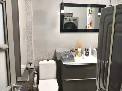 Baie cu cabina dus apartament vanzare cumparare Râmnicu Vâlcea Vâlcea